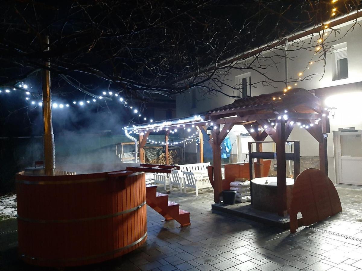 E-Tekergok Haza Hotel Bukkzserc Luaran gambar