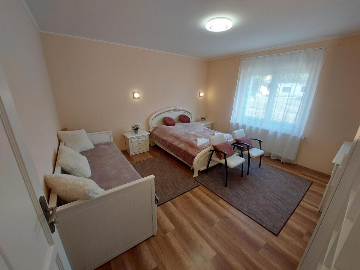 E-Tekergok Haza Hotel Bukkzserc Luaran gambar